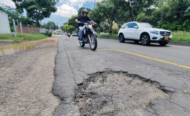 Indolencia en Girón ante proliferación de enormes huecos en el Anillo Vial imagen de la publicación