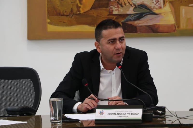 Concejal de Bucaramanga Cristian Andrés Reyes Aguilar renunció irrevocable a la curul imagen de la publicación