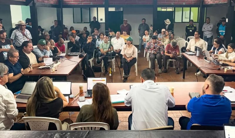 Avance lento en los acuerdos luego de reunión entre Gobernador y comunidad que protesta en el Peaje La Punta imagen de la publicación