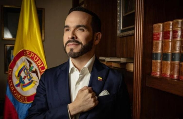 Abelardo de la ESPRIELLA sigue adelante en campaña presidencial imagen de la publicación