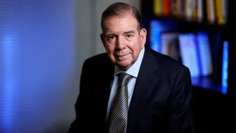 Edmundo González confirma asistencia al Nobel de la Paz mientras crece la incertidumbre por la presencia de María Corina Machado imagen de la publicación