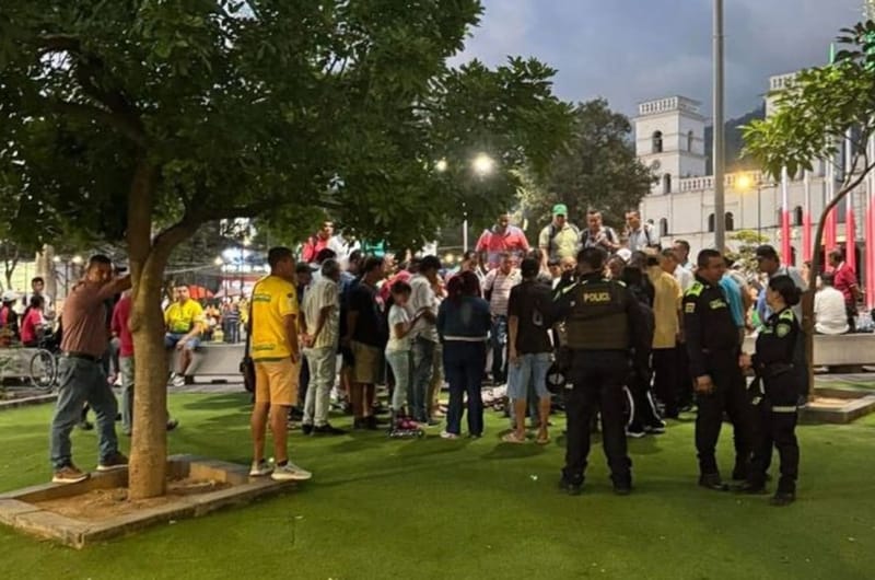 Departía un helado con la familia y cayó muerto imagen de la publicación