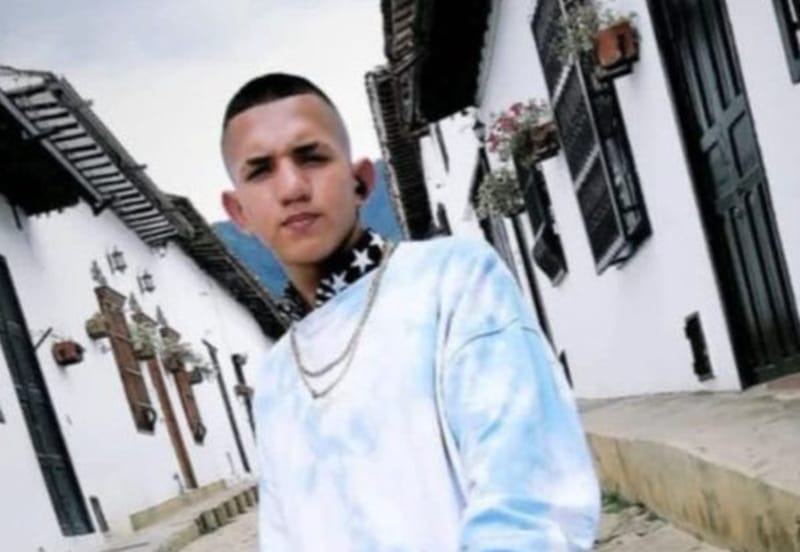 ‘Pingüino’ se estrelló con un carro y rebotó hacia la muerte imagen de la publicación