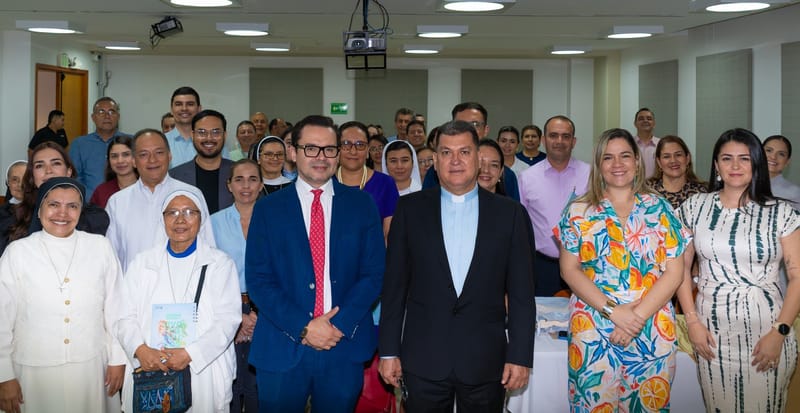 Conversar y construir con visión de futuro imagen de la publicación