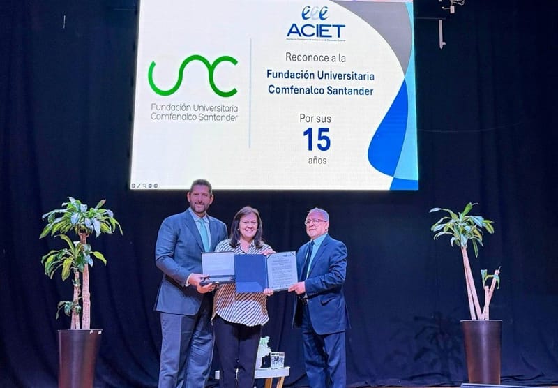 UNC de Comfenalco Santander recibió reconocimiento de la ACIET imagen de la publicación