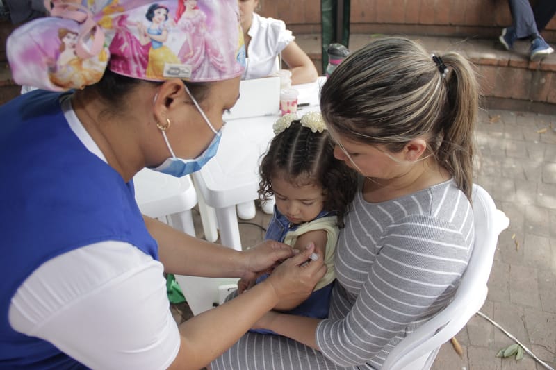 Reforzada la seguridad sanitaria y vacunación gratis contra el Sarmpión en Floridablanca imagen de la publicación