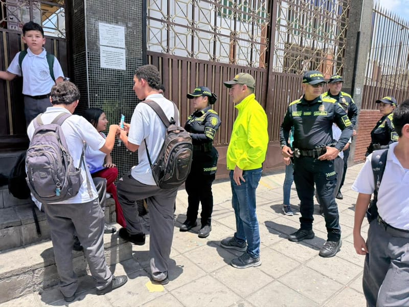 Jornada por la Seguridad Escolar fortalece la prevención y convivencia en instituciones educativas de Bucaramanga imagen de la publicación