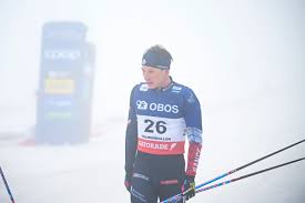 Esquiador británico genera polémica tras beber cervezas durante una carrera de la Copa del Mundo imagen de la publicación