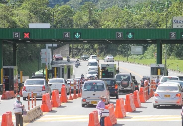 Investigan al superintendente Delegado de Concesiones e Infraestructura de la SuperTransporte por solicitud de dinero a contratistas imagen de la publicación