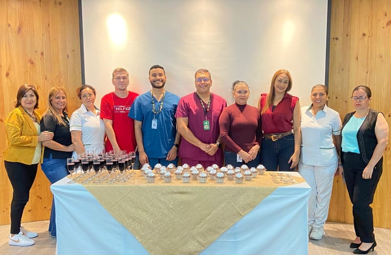 ‘Botón de Fidelidad’ a colaboradores por cinco años de labores imagen de la publicación