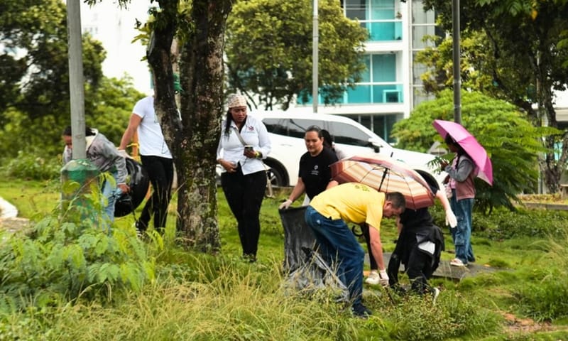 Funcionarios de la Alcaldía  sacaron de las calles tres toneladas de basura en Bucaramanga imagen de la publicación