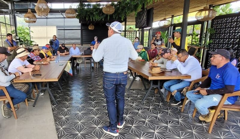 Piedecuesta quedó encerrada por protestas contra el catastro imagen de la publicación