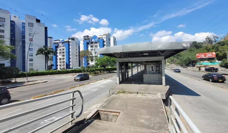 Continúan robándose materiales de las estaciones de Metrolínea en Bucaramanga imagen de la publicación