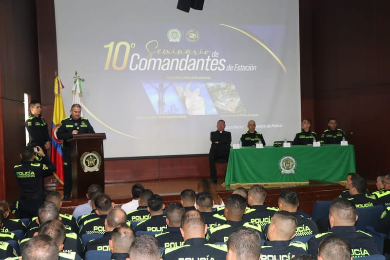 Policía fortalece liderazgo territorial con seminario estratégico en Bucaramanga imagen de la publicación