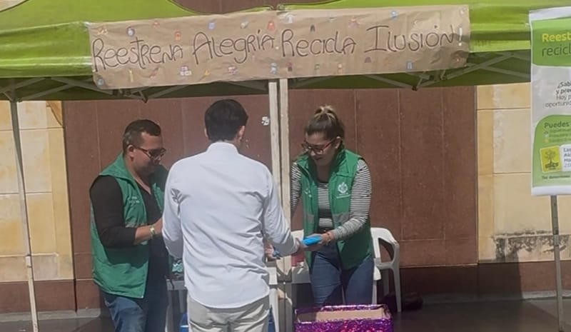 “Reestrena alegría, recicla ilusión” para aprovechar objetos desechados imagen de la publicación