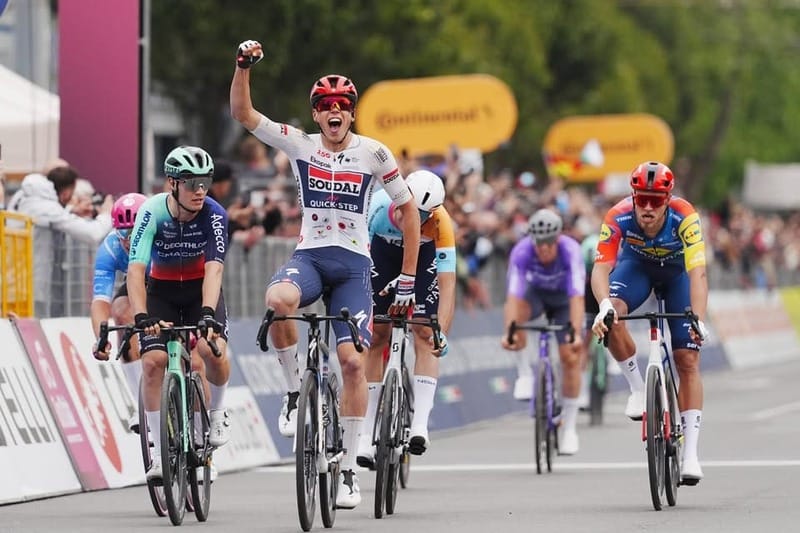 Paul Magnier dueño de la primera Maglia Rosa 2026 imagen de la publicación