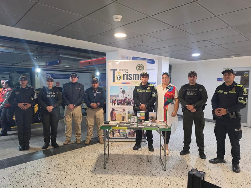 Policía impulsó jornada de turismo seguro en el aeropuerto Palonegro imagen de la publicación