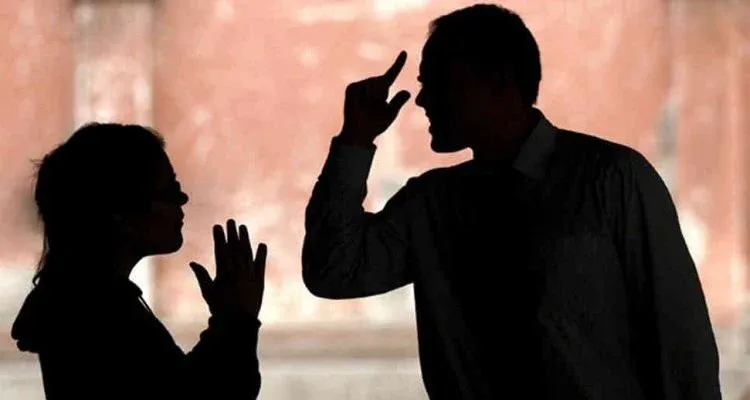 Escándalo en Bogotá: Padre entró a un colegio para golpear a su hijo imagen de la publicación